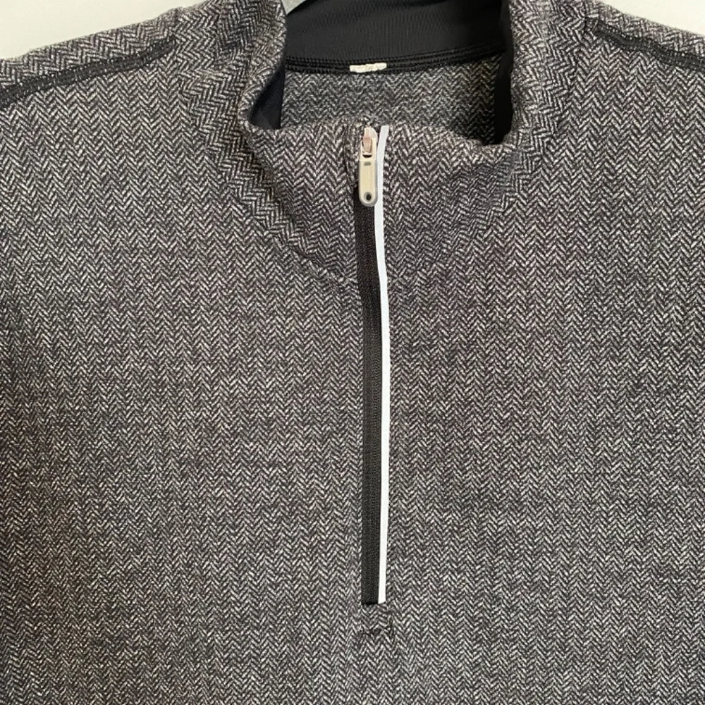 Lululemon Womens Long Sleeve 1/2 Zip Heathered Black/Gray Size 6 - Picture 3 of 7
